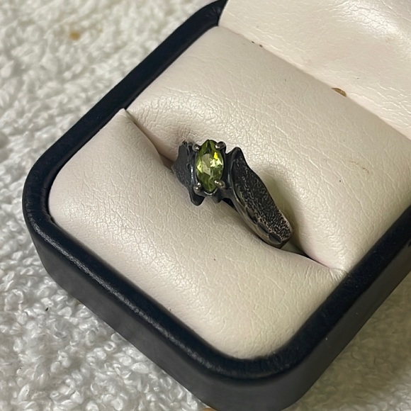 Avon Jewelry - Peridot gem with 925 vintage silver.